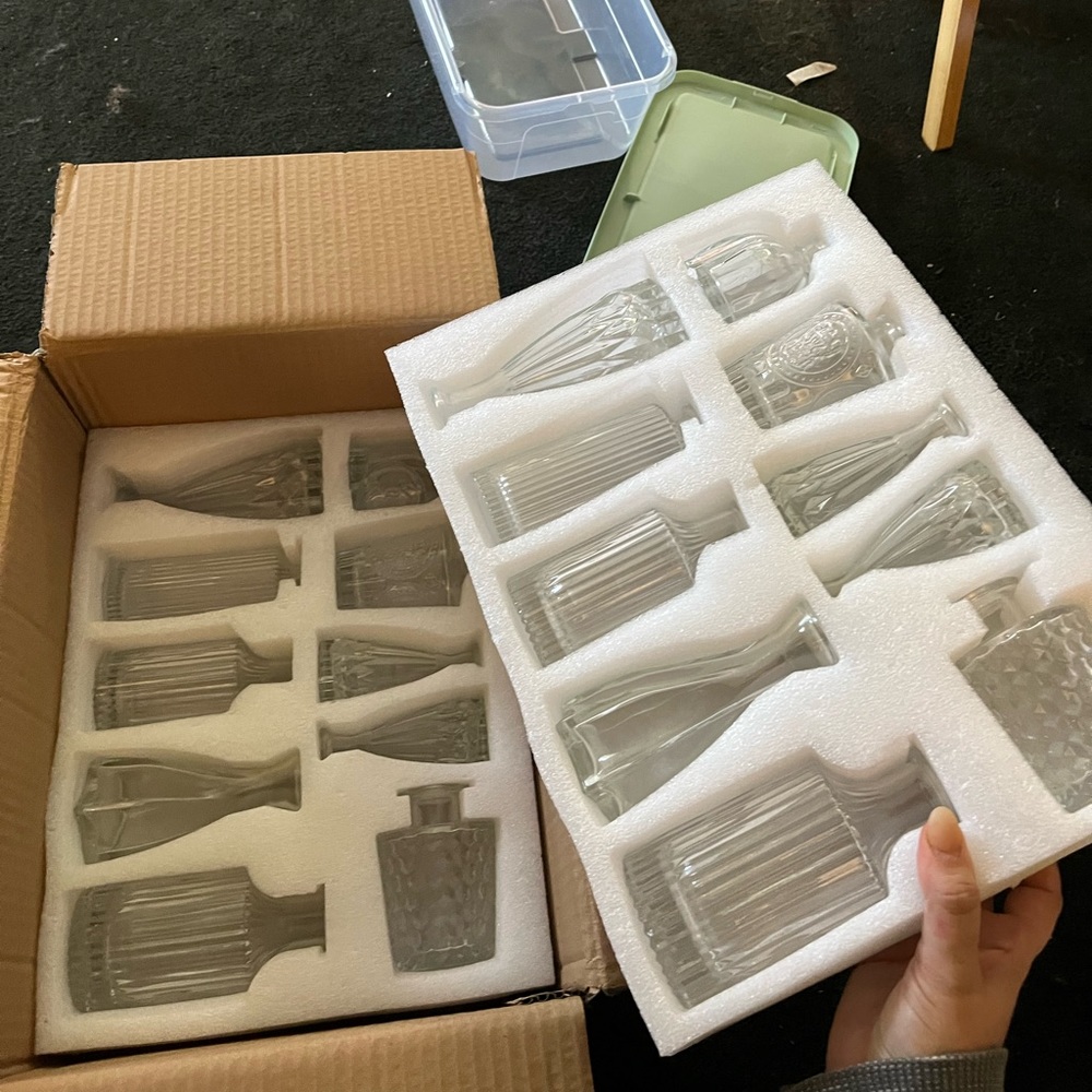 Small Vases 20 ct